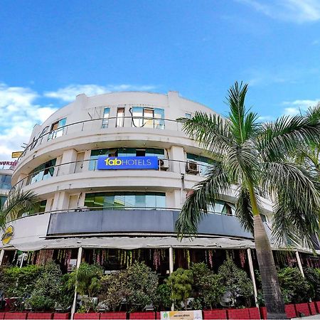 Fabexpress White House - Nr Midc Khargar Hotel Koparpada ภายนอก รูปภาพ