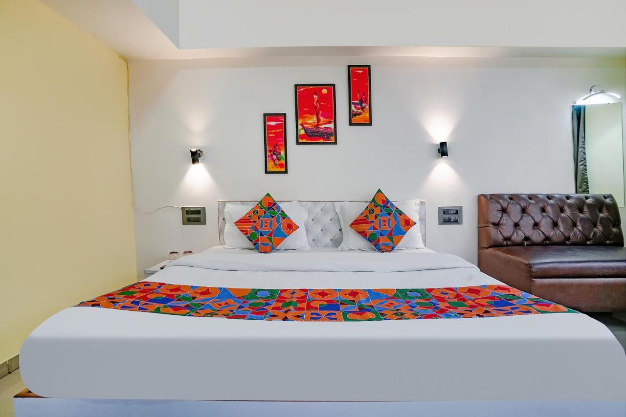 Fabexpress White House - Nr Midc Khargar Hotel Koparpada ภายนอก รูปภาพ