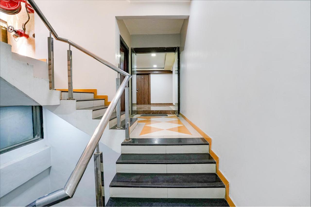 Fabexpress White House - Nr Midc Khargar Hotel Koparpada ภายนอก รูปภาพ