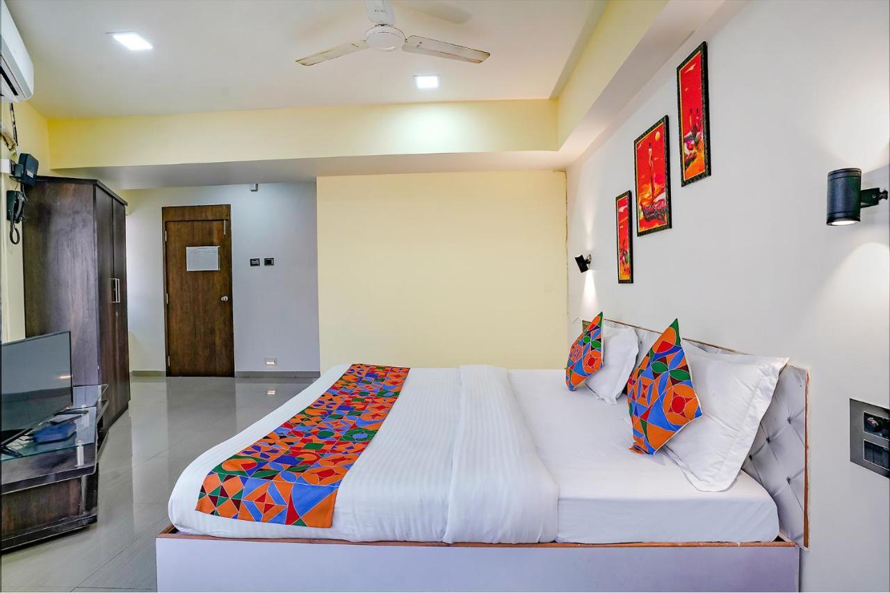 Fabexpress White House - Nr Midc Khargar Hotel Koparpada ภายนอก รูปภาพ
